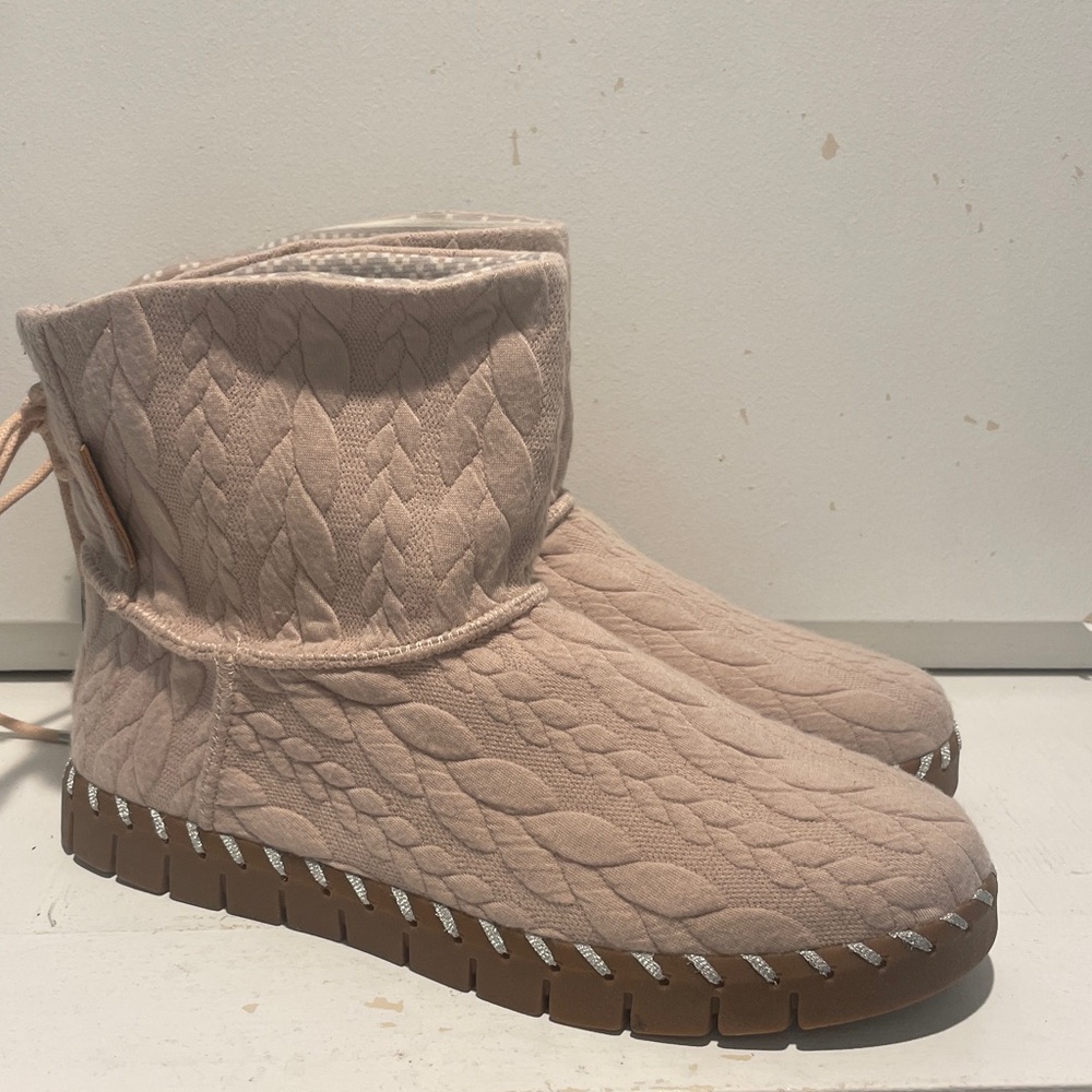 MUK LUKS Cable Knit Boots Hoboken Blush Women’s size 9